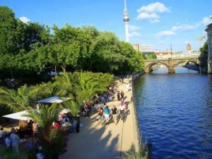 1200px-River_Spree_Berlin_Germany